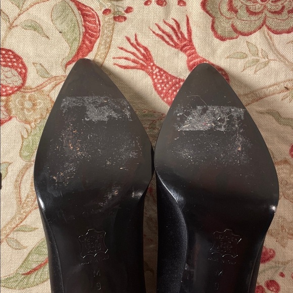 Yves Saint Laurent Elegant Black Heels - Picture 6 of 8